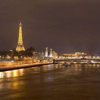 Parisul noaptea