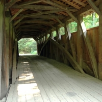 Poduri din lemn acoperite