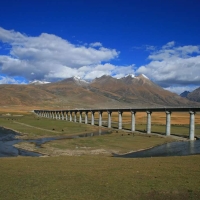 Cu trenul pe acoperisul lumii, in Tibet!