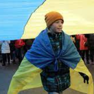 Le monde entier s'allume dans le drapeau national de l'Ukraine