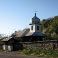 Biserica Sf Gheorghe - Tisesti