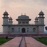 Agra, Mausoleul lui Idmat-ud-Daula