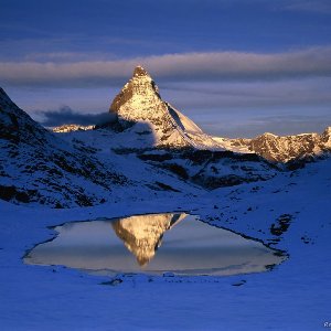 Images of Backgrounds.Imagini pentru fundal.Mountains-munti.