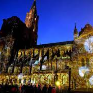 La cathédrale de Strasbourg toute en Or parée