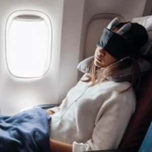 Cum să dormi într-un avion în zbor